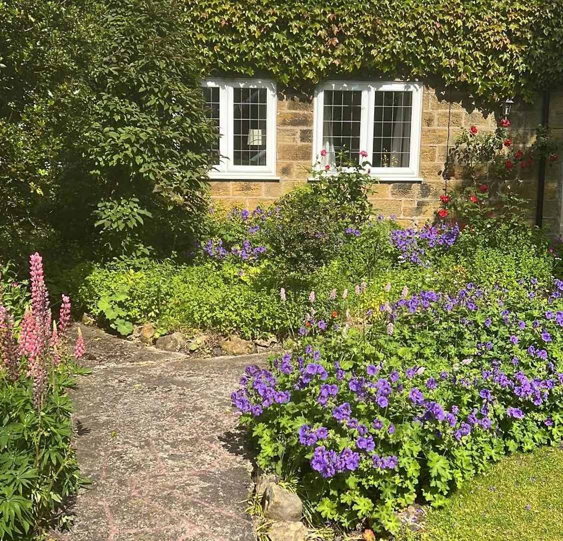 Scalby Grove Cottage 0*, Scalby (North Yorkshire)